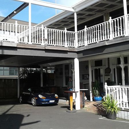 Shooters Saloon Hotel & Cabins โอ๊คแลนด์ ภายนอก รูปภาพ