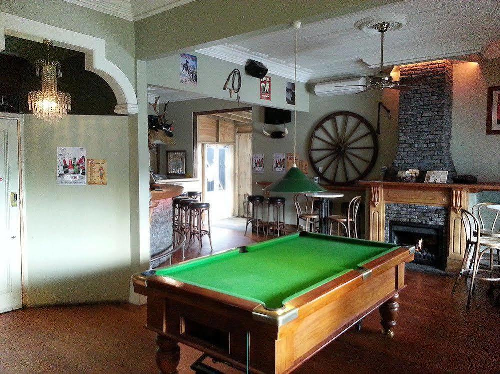 Shooters Saloon Hotel & Cabins โอ๊คแลนด์ ภายนอก รูปภาพ