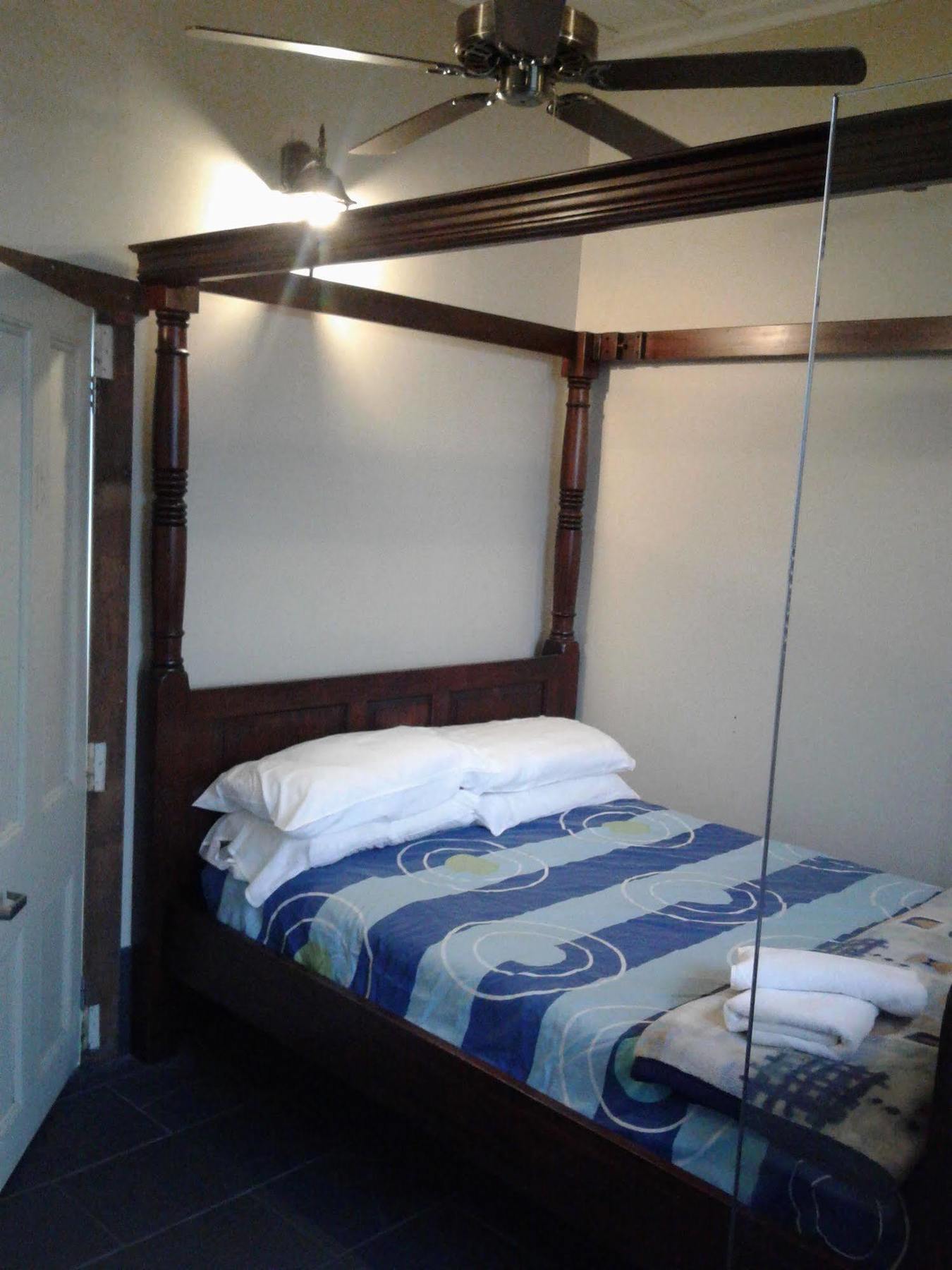 Shooters Saloon Hotel & Cabins โอ๊คแลนด์ ภายนอก รูปภาพ
