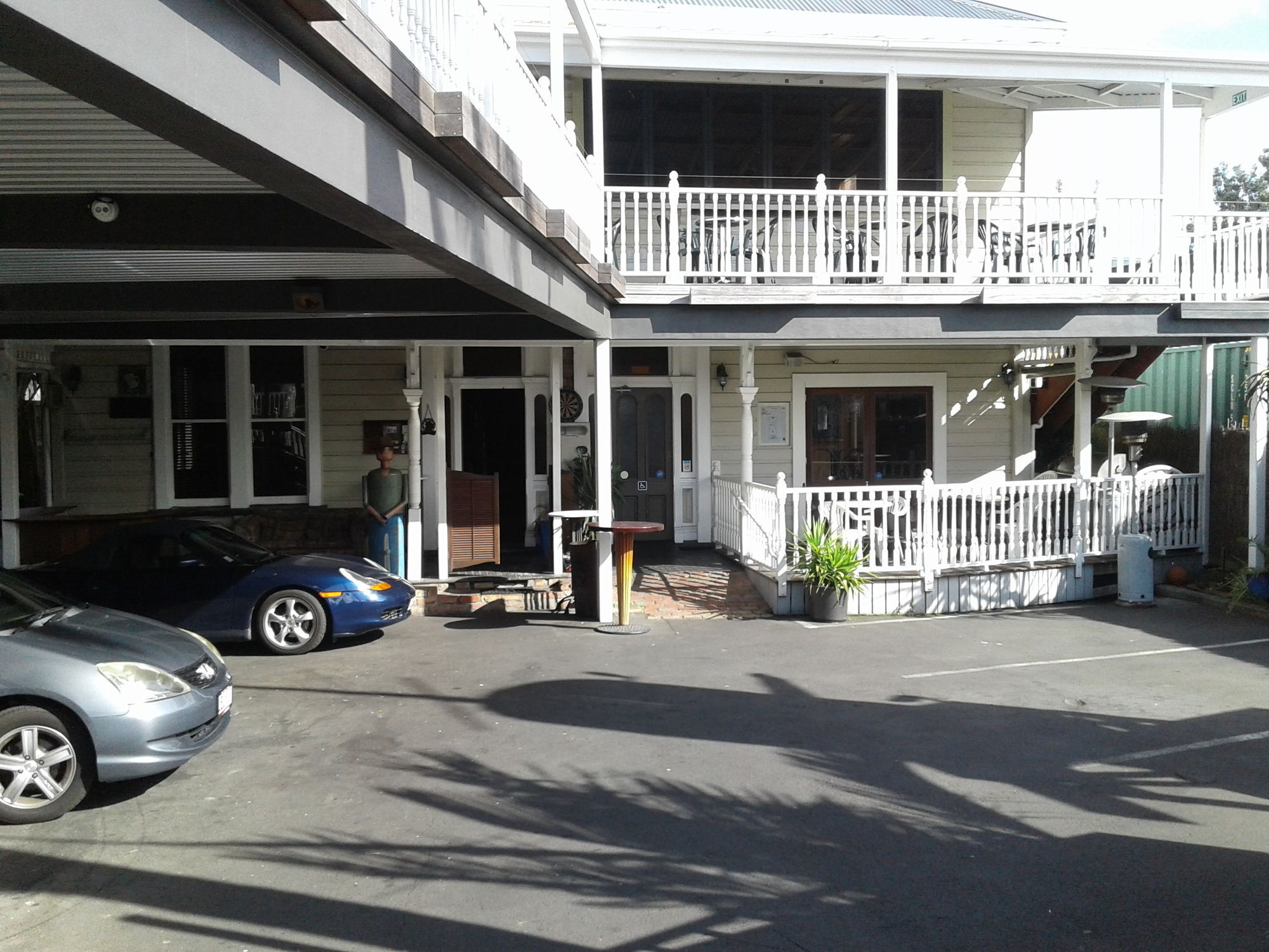 Shooters Saloon Hotel & Cabins โอ๊คแลนด์ ภายนอก รูปภาพ