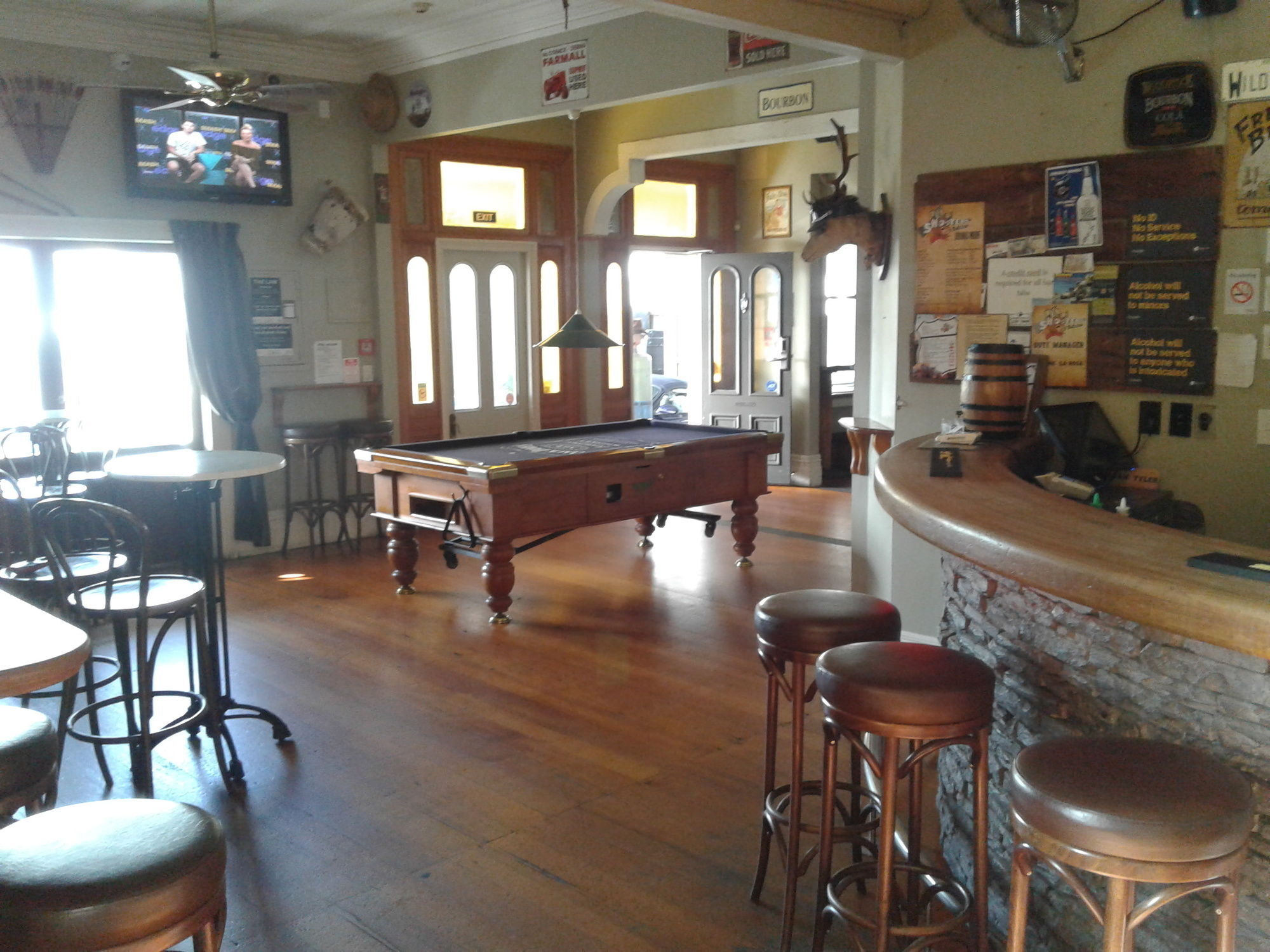 Shooters Saloon Hotel & Cabins โอ๊คแลนด์ ภายนอก รูปภาพ