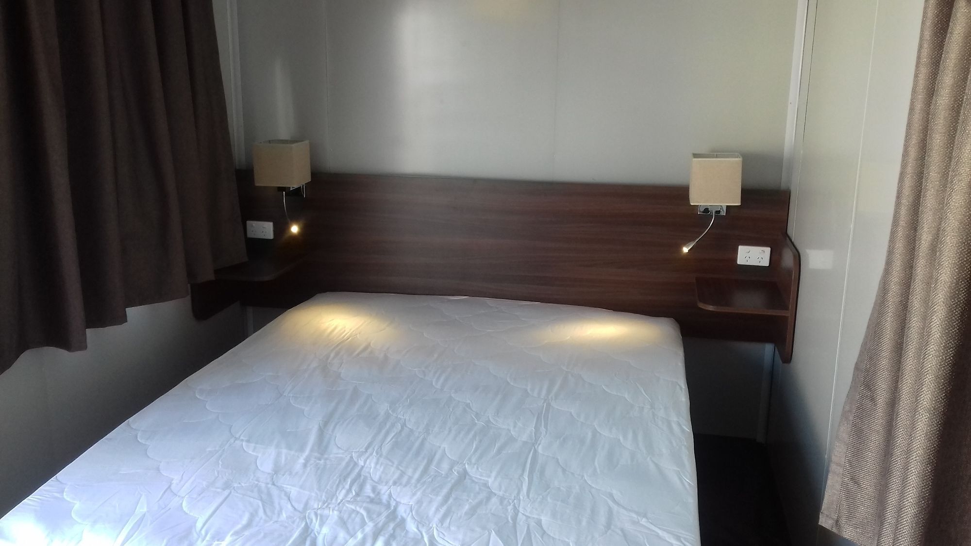 Shooters Saloon Hotel & Cabins โอ๊คแลนด์ ภายนอก รูปภาพ