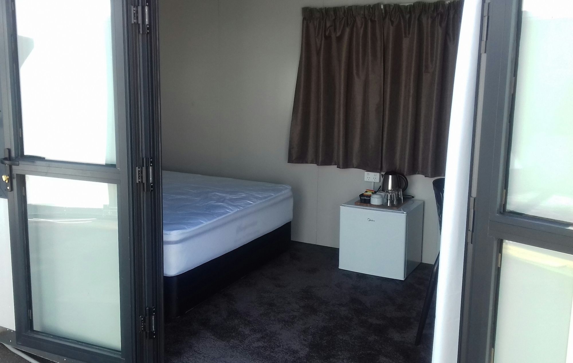 Shooters Saloon Hotel & Cabins โอ๊คแลนด์ ภายนอก รูปภาพ